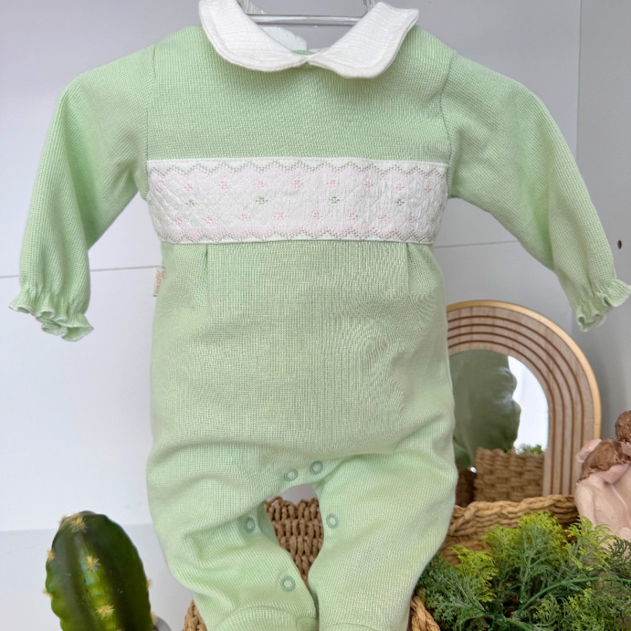 Macacão Tricotil (Tricot 100% Algodão) com Gola e Bordado - Verde Pontilhados